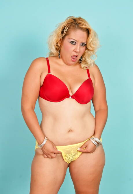 White Ghetto invite you to explore xxx pics featuring Savannah Tyler in hardcore sex scene