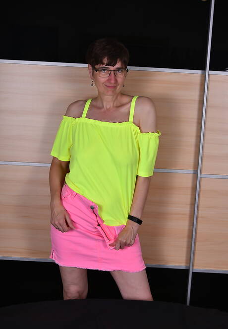 TAC Amateurs are excited to present you with xxx gallery showcasing Hot Milf xxx gallery 270665