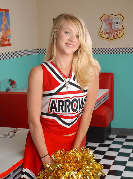 Young Cheerleader Pics